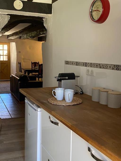 Spacious 1 Bed Home With Shared Pool Champagnac-la-Riviere Ngoại thất bức ảnh